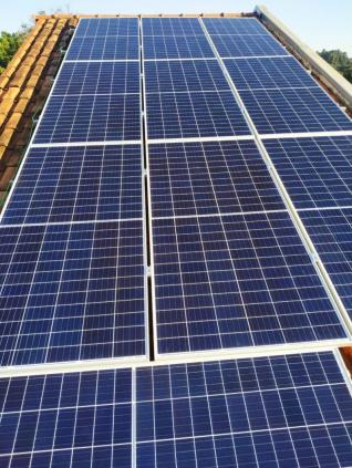 Nelsa Selita Hoesel Laske